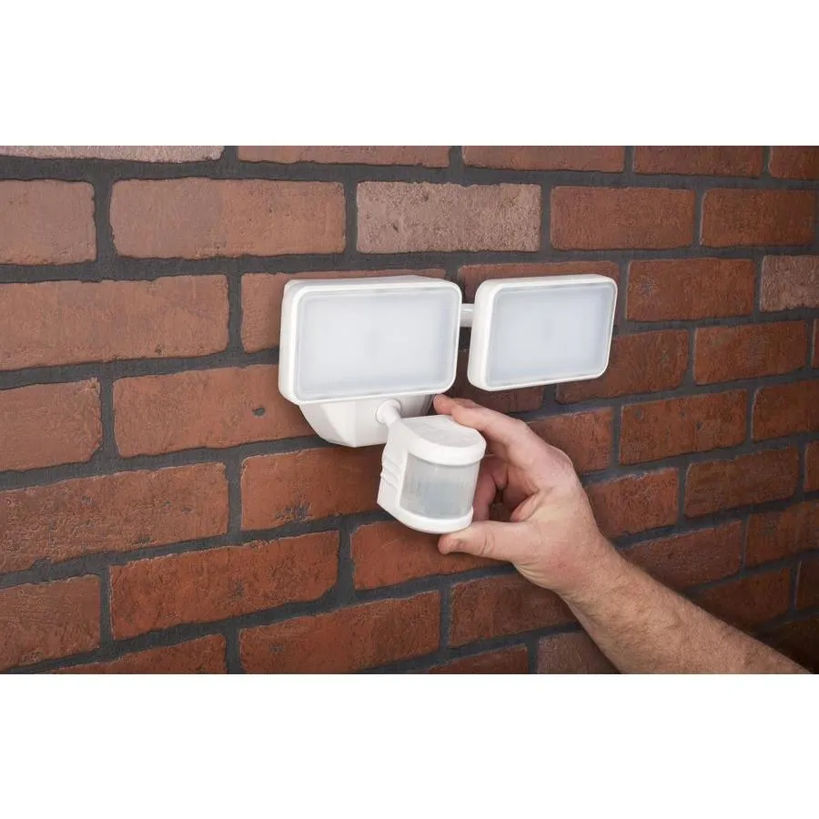 Heath Zenith 180-Degree 1600-Lumen White Hardwired Integrated LED Motion-Activated Flood Light, photo 5 of 6