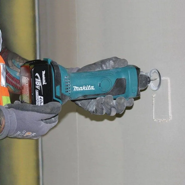Makita 18V LXT Lithium-Ion Cordless Cut-Out Tool (Tool-Only), photo 9 of 9