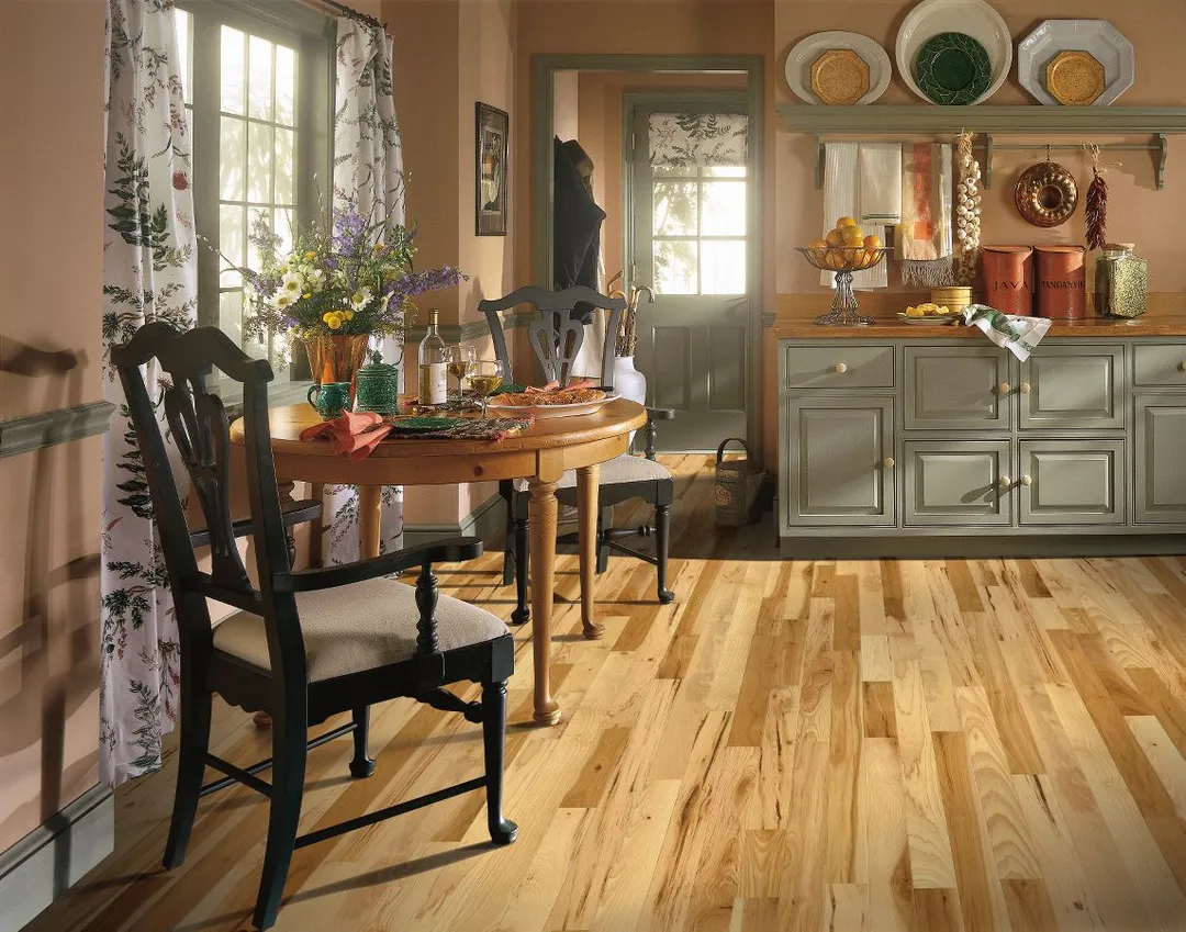 Bruce American Treasures Country Natural Hickory 3-1/4-in W x 3/4-in T x 84-in Smooth/Traditional Solid Hardwood Flooring (22-sq ft / Carton), photo 2 of 6