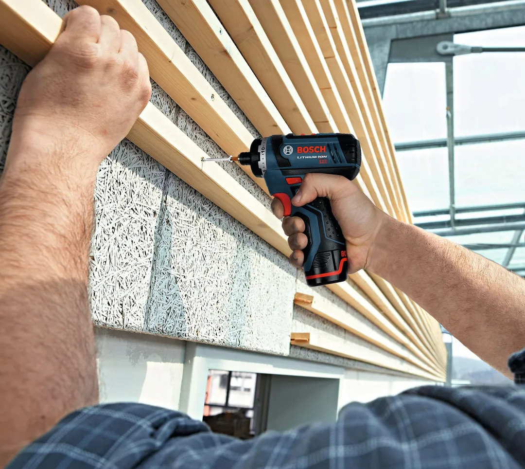 Bosch PS21-2A 12V Max 1/4-in Hex Cordless Drill/Driver Kit with Charger and 2 Batteries, photo 4 of 8