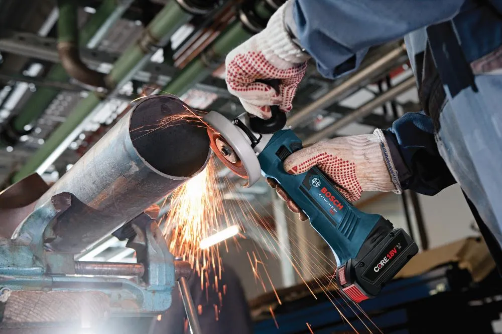 Bosch 4.5-in CORE18V Sliding Switch Brushless Cordless Angle Grinder Kit with 1 Battery and Charger, photo 7 of 8