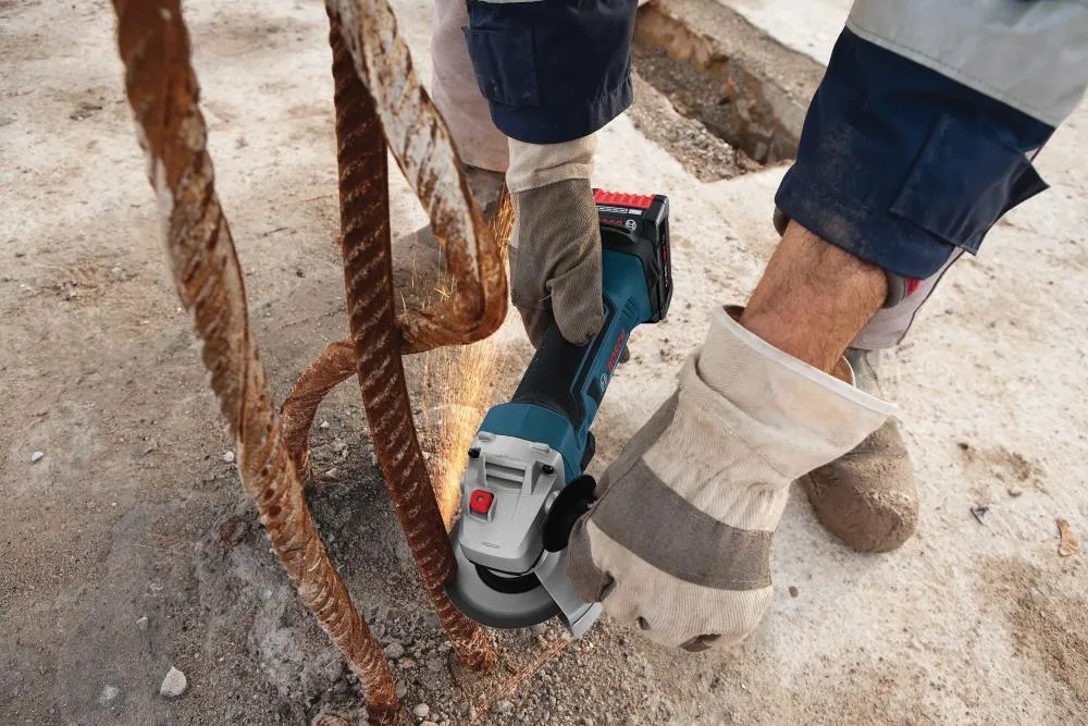 Bosch 4.5-in CORE18V Sliding Switch Brushless Cordless Angle Grinder Kit with 1 Battery and Charger, photo 6 of 8