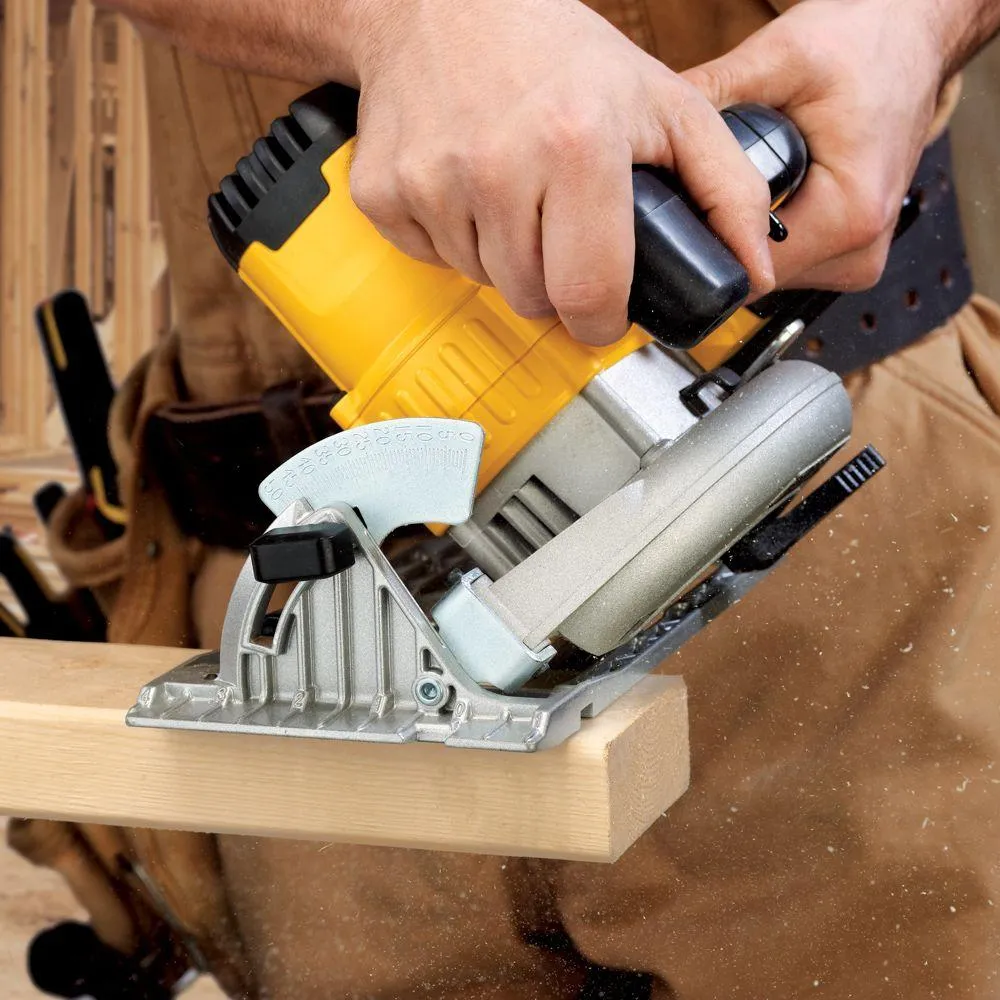 DEWALT 20-Volt MAX Lithium-Ion Cordless Circular Saw Kit with Battery 5Ah, Charger and Case, photo 7 of 12