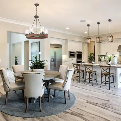 Wagon wheel chandelier 6-Light Matte Silver Farmhouse Chandelier
