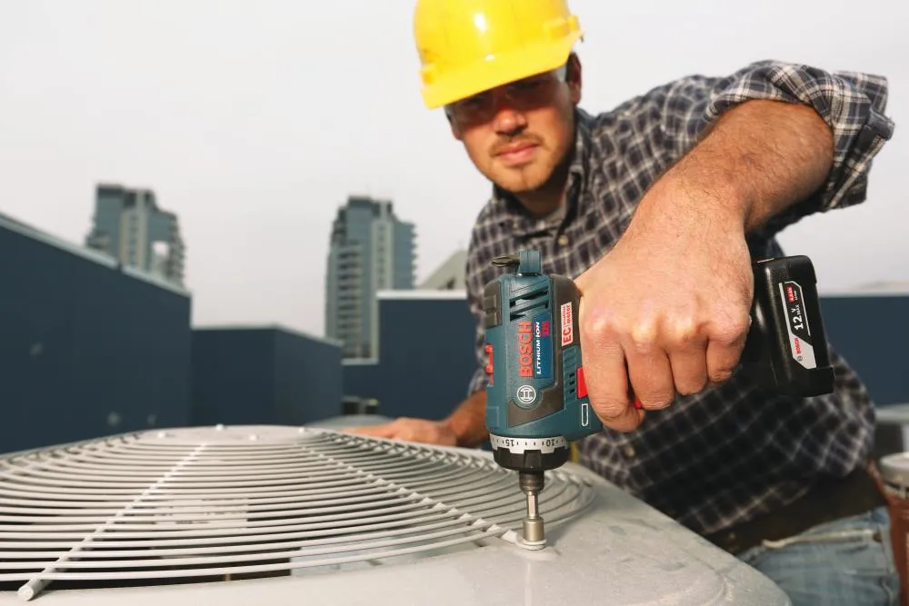 Bosch PS22BN 12V Max 1/4-in Hex Brushless Cordless Drill/Driver (Bare Tool), photo 3 of 8