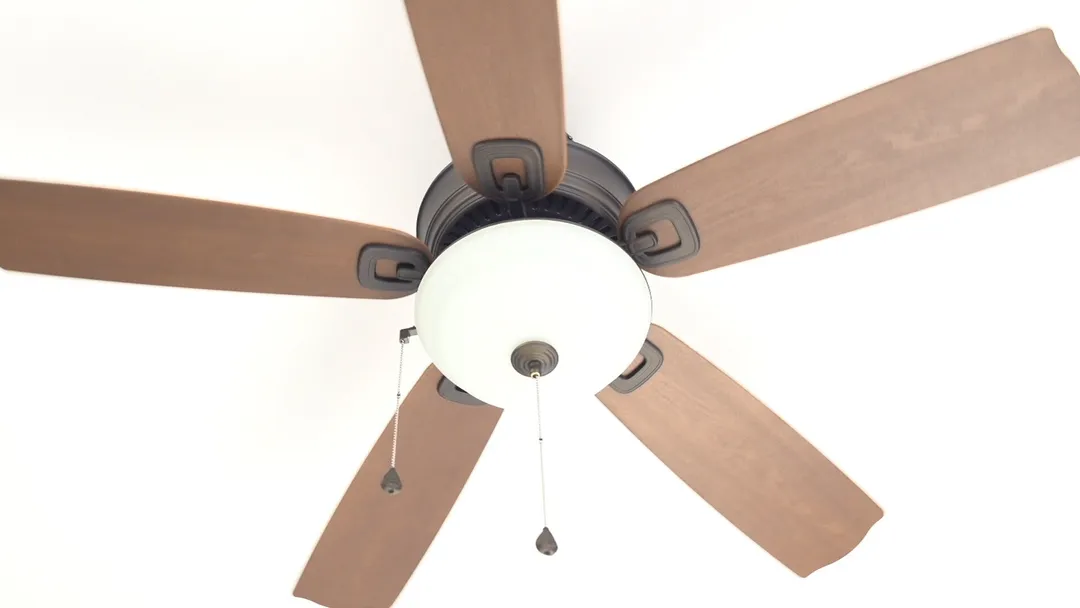 Harbor Breeze Echolake 52-in Oil-Rubbed Bronze LED Indoor/Outdoor Ceiling Fan with Light Kit (5-Blade), photo 3 of 9