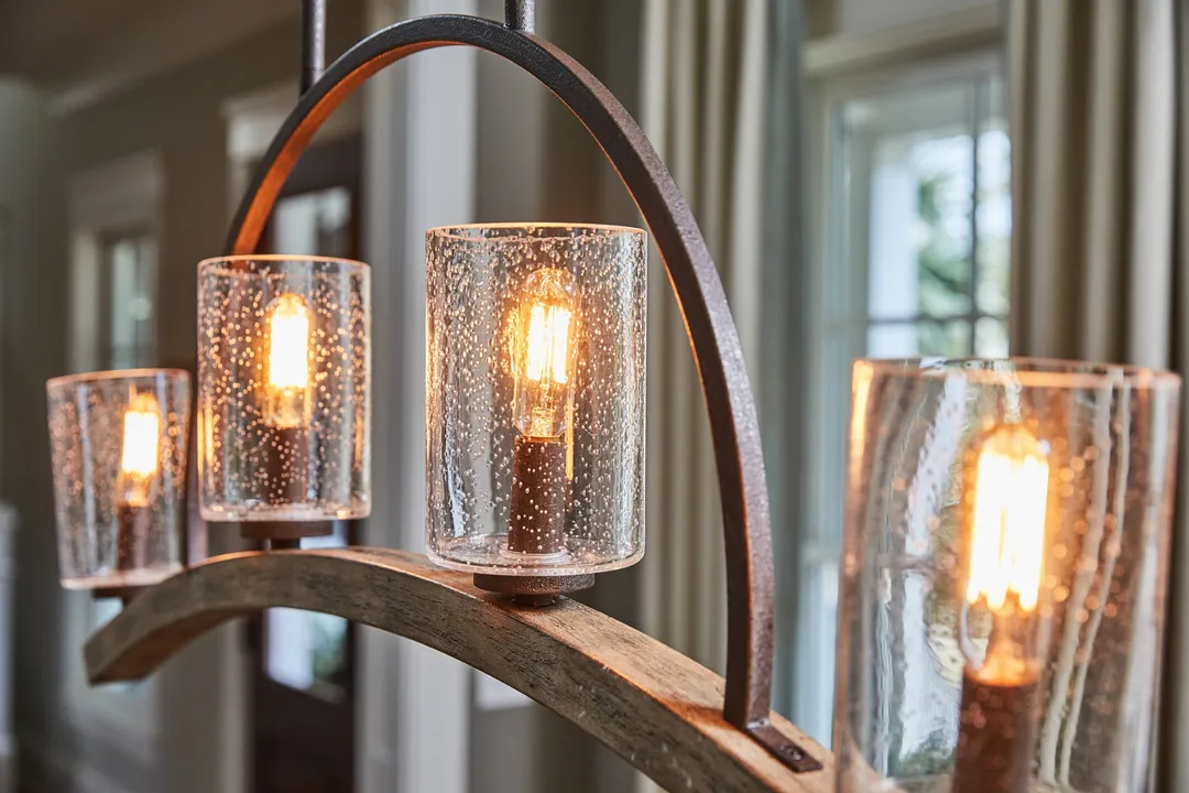 Quoizel Arley 4-Light Rustic Black and Faux Weathered Wood Farmhouse Chandelier, 32-in Linear, photo 13 of 14