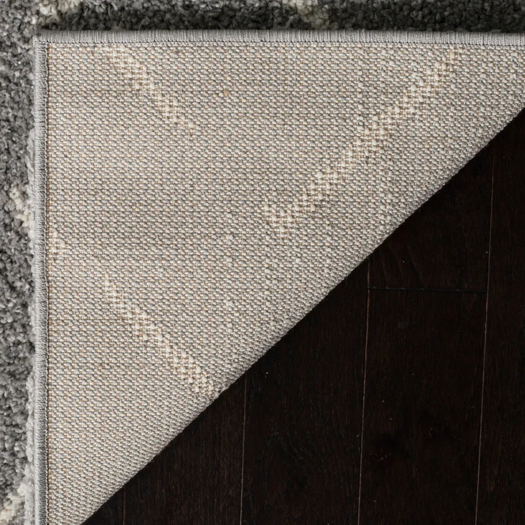 Safavieh Arizona Myra Shag 5 x 5 Gray/Ivory Round Indoor Trellis Moroccan Area Rug, photo 4 of 5