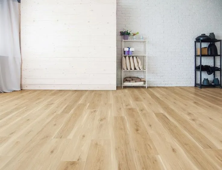 Style Selections Natural Hickory 20-mil x 7-in W x 48-in L Waterproof Interlocking Luxury Vinyl Plank Flooring, photo 5 of 8