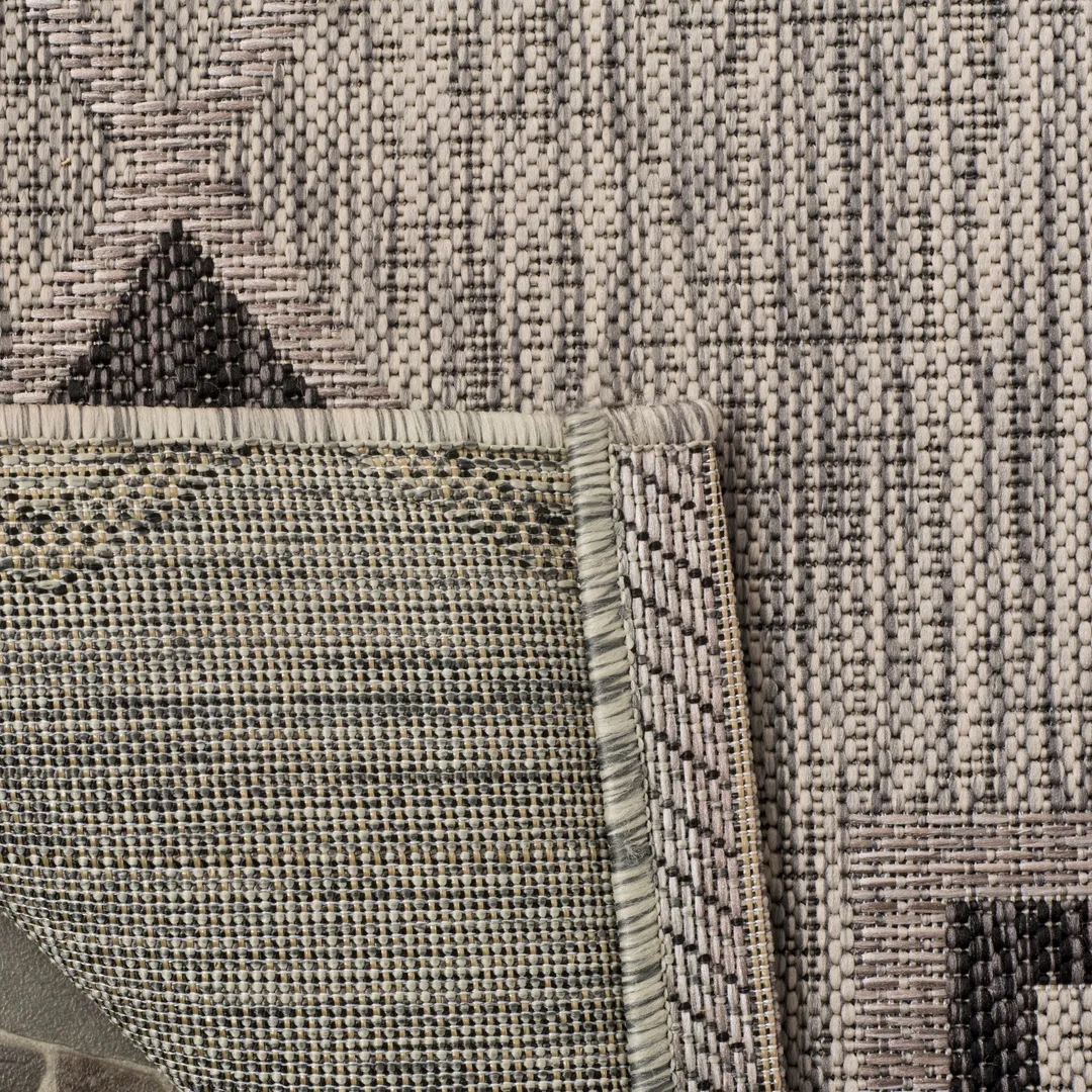 Safavieh Courtyard Tahoe 4 x 6 Gray/Black Indoor/Outdoor Geometric Coastal Area Rug, photo 4 of 5