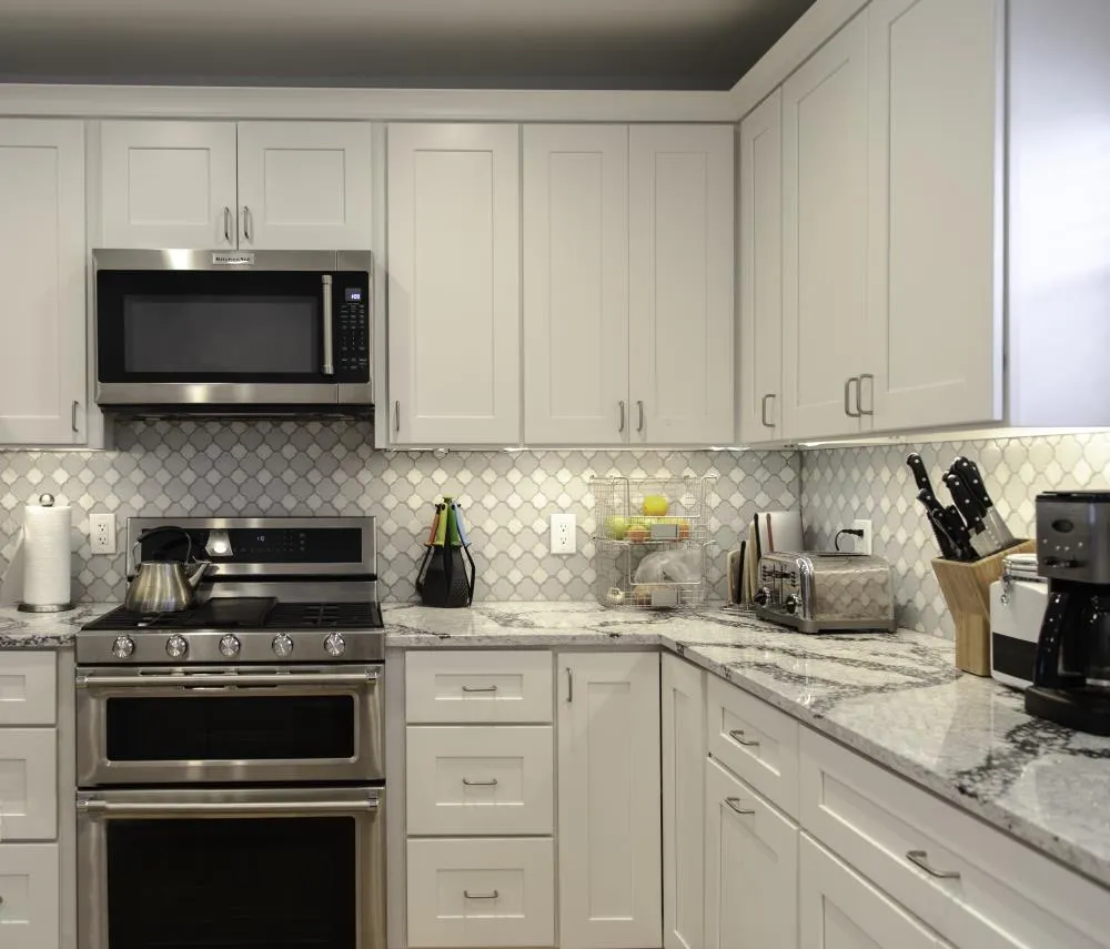 Design House Brookings 30-in W x 24-in H x 12-in D White Maple Wall Fully Assembled Plywood Cabinet (Recessed Panel Shaker Door Style), photo 8 of 19
