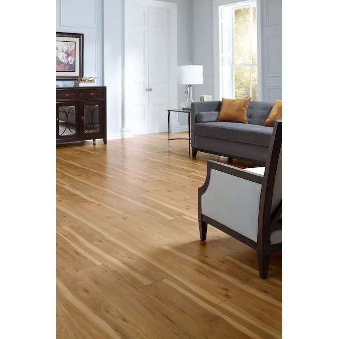 Style Selections Lawrenceville Hickory 12-mm T x 8-in W x 48-in L Wood Plank Laminate Flooring (15.94-sq ft / Carton), photo 4 of 7