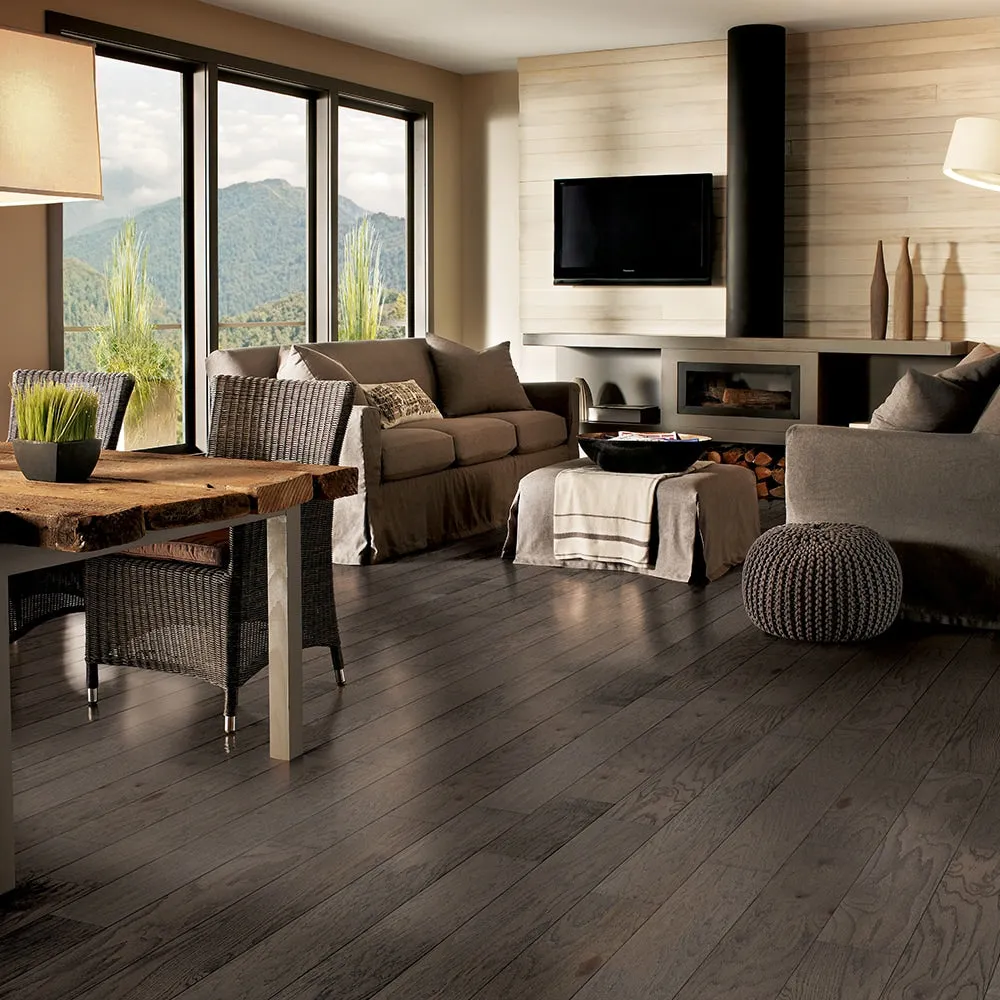 Bruce Nature of Wood Medium Gray Red Oak 6-1/2-in W x 3/8-in T x Varying Length Smooth/Traditional Engineered Hardwood Flooring (39.5-sq ft / Carton), photo 2 of 6