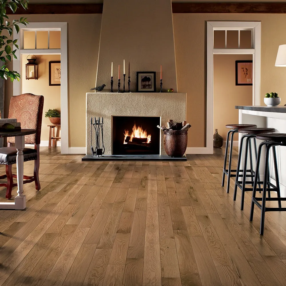 Bruce Nature of Wood Natural White Oak 4-in W x 3/4-in T x Varying Length Smooth/Traditional Solid Hardwood Flooring (18.5-sq ft / Carton), photo 2 of 6