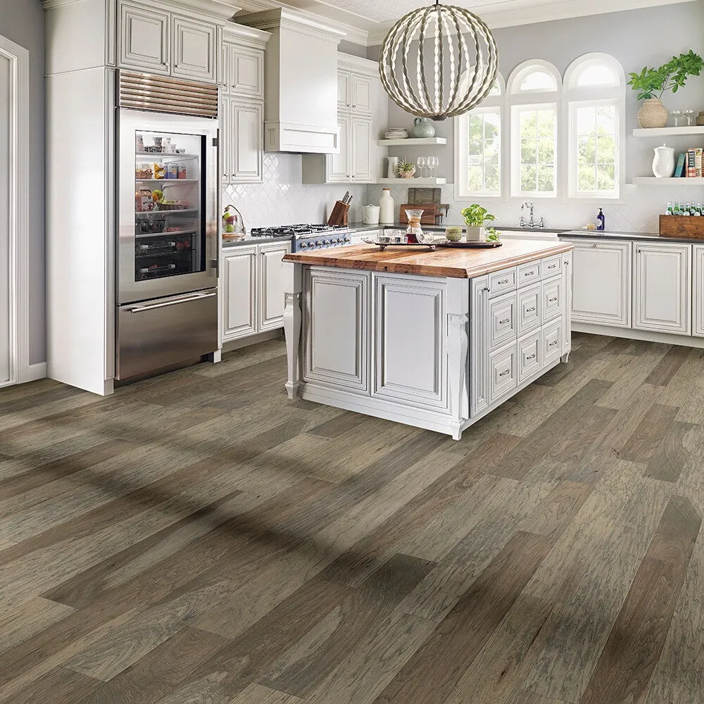 Bruce Nature of Wood Soft Brown Hickory 6-1/2-in W x 3/8-in T x Varying Length Handscraped Engineered Hardwood Flooring (30.5-sq ft / Carton), photo 2 of 6