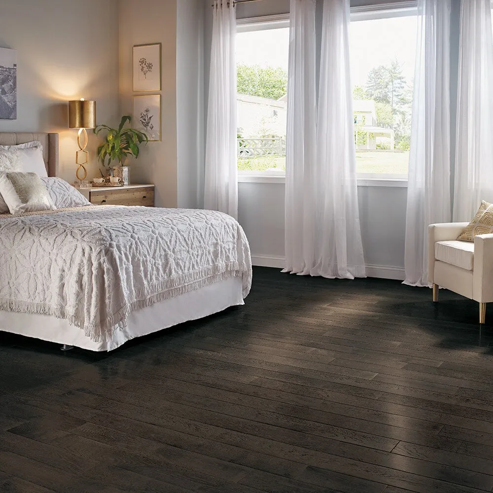 Bruce Nature of Wood Dark Gray Red Oak 5-in W x 3/4-in T x Varying Length Wirebrushed Solid Hardwood Flooring (23.5-sq ft / Carton), photo 2 of 6
