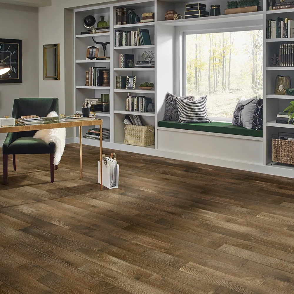 Bruce Nature of Wood Medium Brown Red Oak 5-in W x 3/4-in T x Varying Length Wirebrushed Solid Hardwood Flooring (23.5-sq ft / Carton), photo 2 of 6