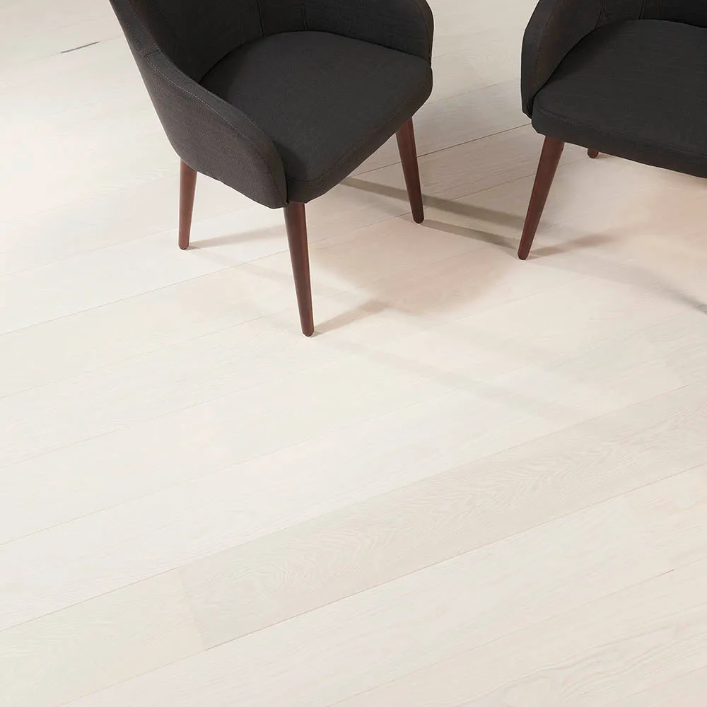 Flooors by LTL Virginia Tan Oak 35/64-in T x 7-7/16-in W Wirebrushed Engineered Hardwood Flooring ( 30.26-sq ft / Carton ), photo 2 of 7
