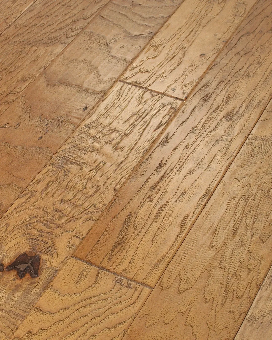 Shaw Sheffield Bungalow Hickory 5-in W x 3/8-in T x Engineered Hardwood Flooring ( 23.66-sq ft / Carton ), photo 4 of 7