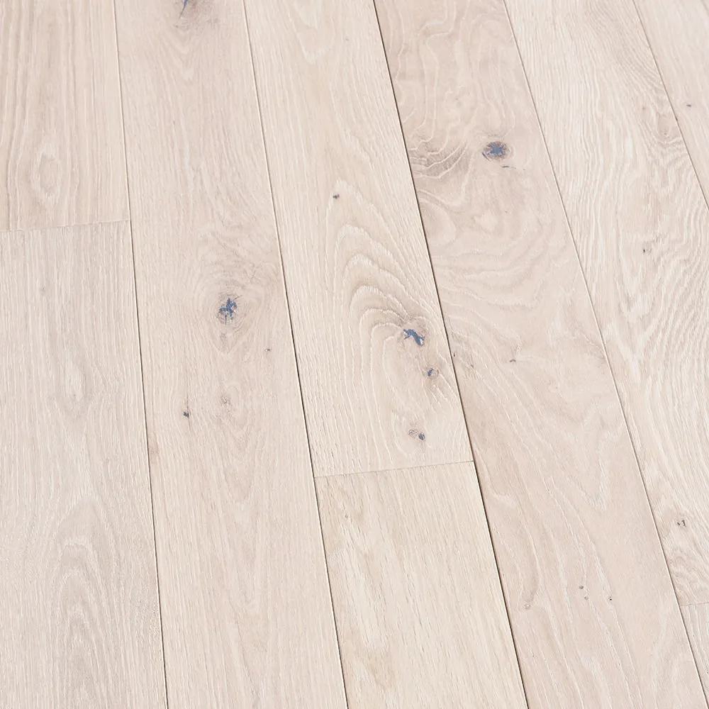 Villa Barcelona Ivory French oak 3/4-in T x 5-in W Water Resistant Wirebrushed Solid Hardwood Flooring ( 22.6-sq ft / Carton ), photo 3 of 7