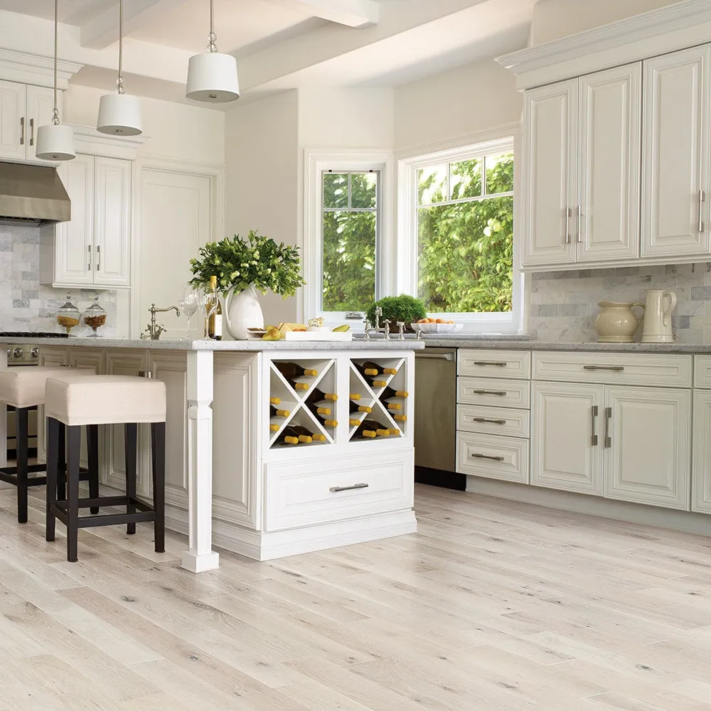 Villa Barcelona Ivory French oak 3/4-in T x 5-in W Water Resistant Wirebrushed Solid Hardwood Flooring ( 22.6-sq ft / Carton ), photo 2 of 7