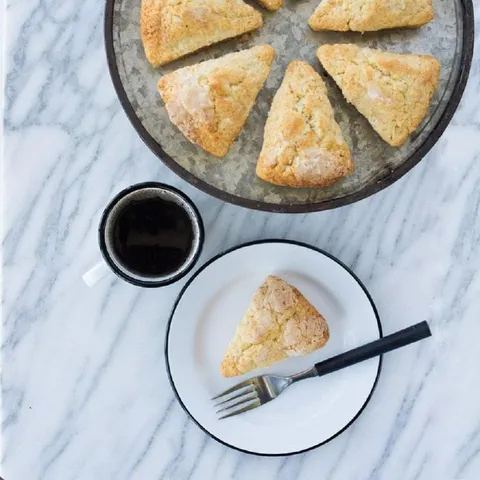 9.75 in. Scottish Scone and Cornbread Pan