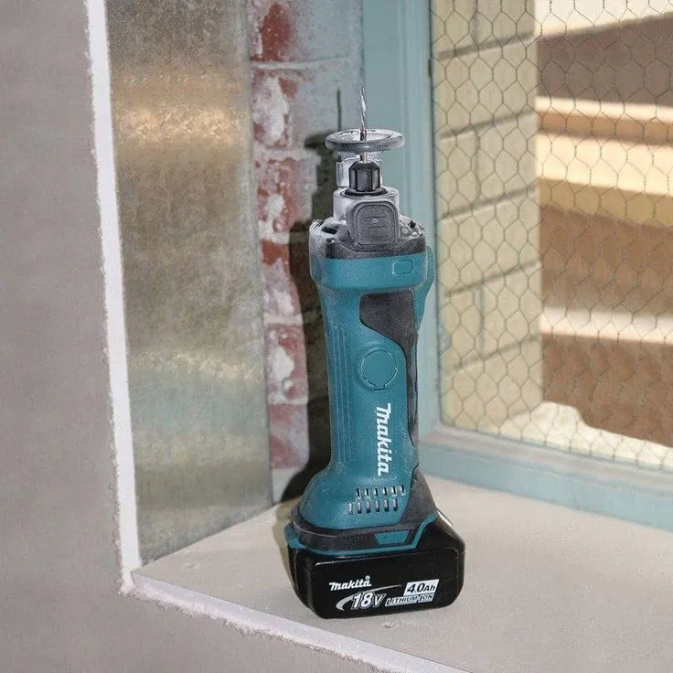 Makita 18V LXT Lithium-Ion Cordless Cut-Out Tool (Tool-Only), photo 5 of 9