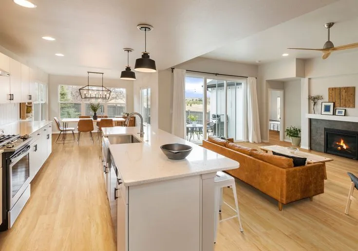 CALI Aqua Tough Blonde Ale 4.7-mm x 7-3/32-in W x 48-in L Waterproof Luxury Vinyl Plank Flooring (23.77-sq ft/case), photo 6 of 9