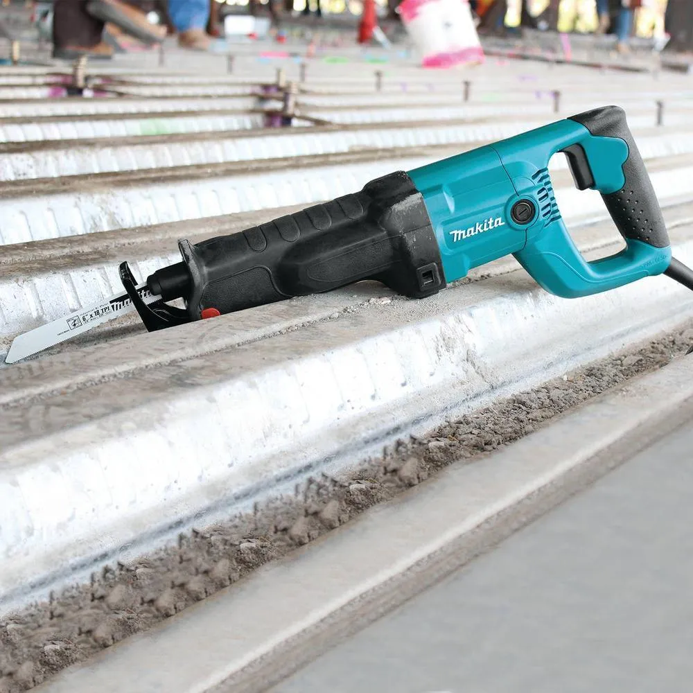 11 Amp Corded Variable Speed Reciprocating Saw With Wood Cutting Blade, Metal Cutting Blade and Hard Case, no lock-on, photo 12 of 15