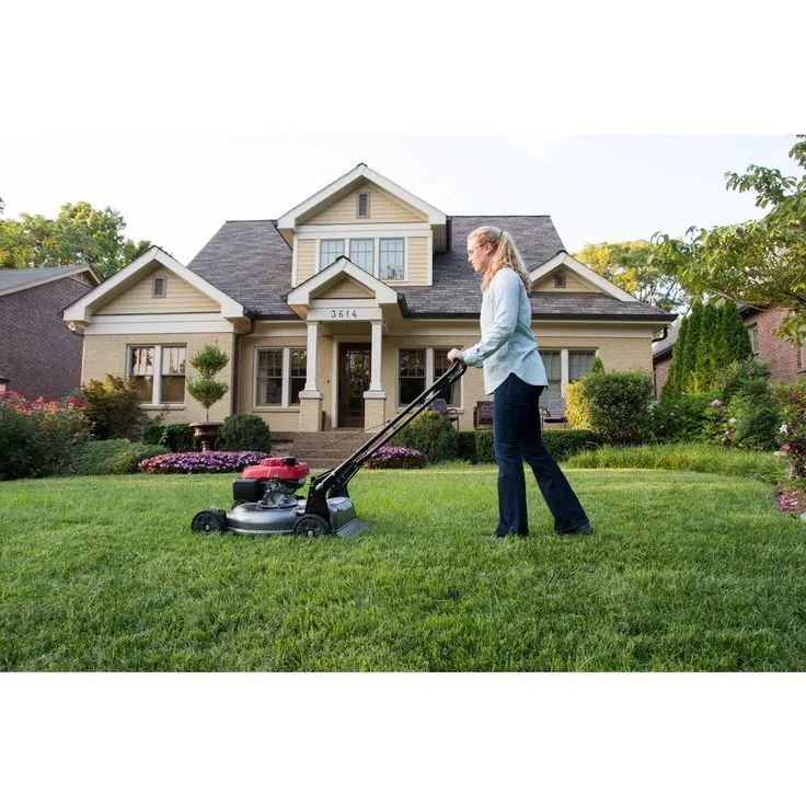 Honda 21 in. Gas Push Walk Behind Manual Side Discharge Lawn Push Mower, photo 3 of 4