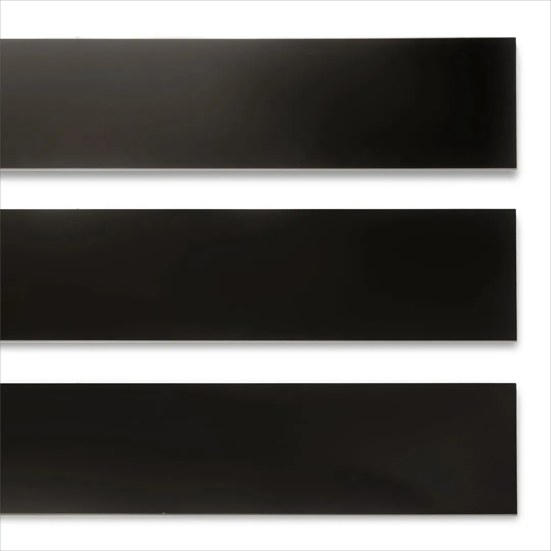 Lucida USA Maxcore Piano Black 28-mil x 7-3/32-in W x 48-in L Waterproof Interlocking Luxury Vinyl Plank Flooring (24.5-sq ft/ Carton), photo 11 of 19