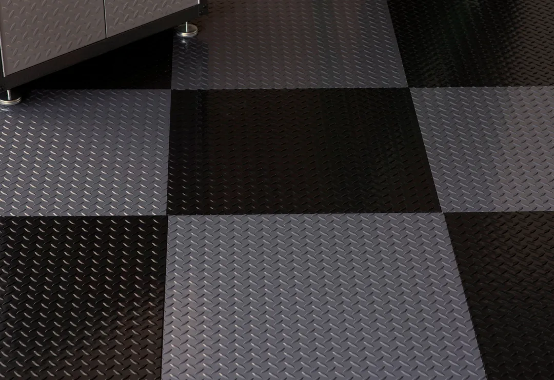 G-Floor RaceDay Diamond Tread Slate Grey 24 in. x 24 in. Peel-and-Stick Polyvinyl Tile, 40 sq. ft. per Case, photo 2 of 3