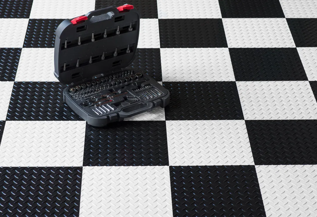 G-Floor RaceDay Diamond Tread Absolute White 24 in. x 24 in. Peel-and-Stick Polyvinyl Tile, 40 sq. ft. Case, photo 2 of 3