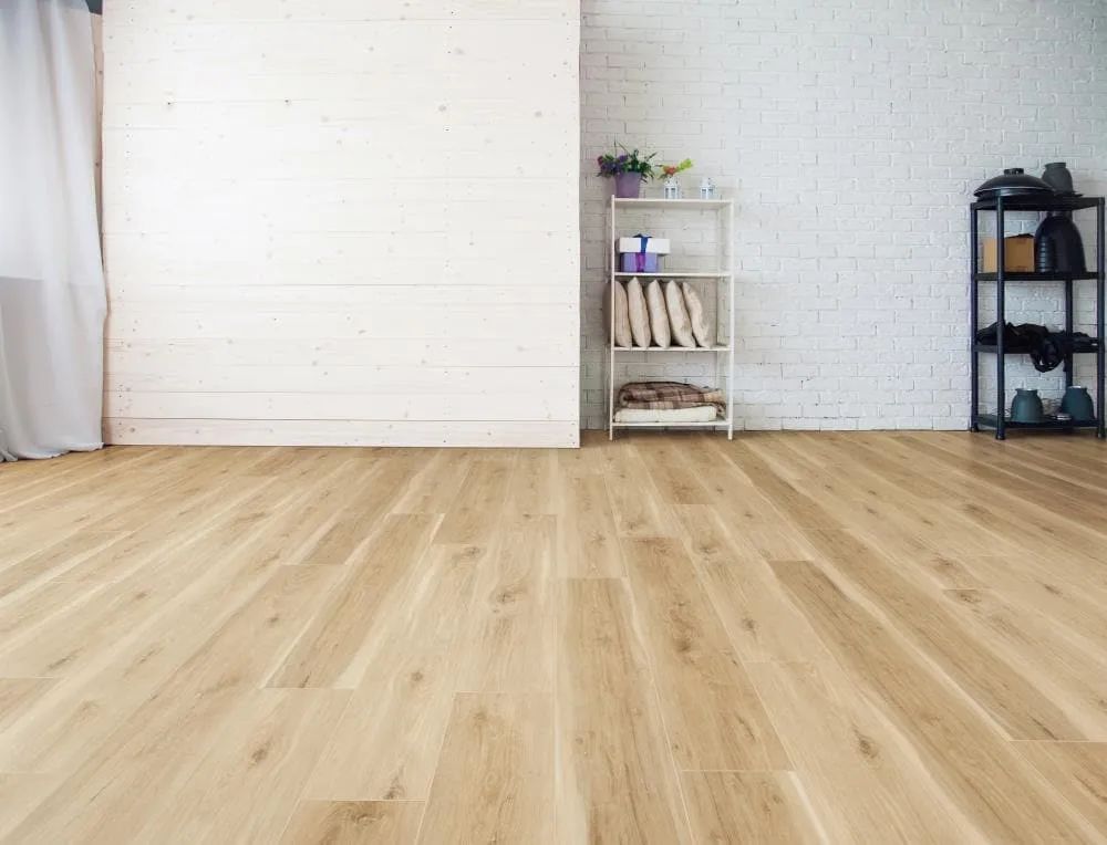 Style Selections Natural Hickory Waterproof Luxury Vinyl Plank Flooring, 7-in W x 48-in L, 5-1/2 mm Thick, 20-mil Wear Layer (18.62-sq ft Carton), photo 4 of 8