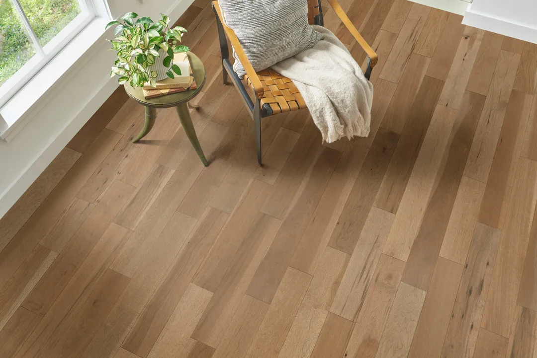 Bruce America's Best Choice Hill Farm Hickory 5-in W x 3/4-in T Varying Length Smooth/Traditional Solid Hardwood Flooring (23.5-sq ft / Carton), photo 3 of 12