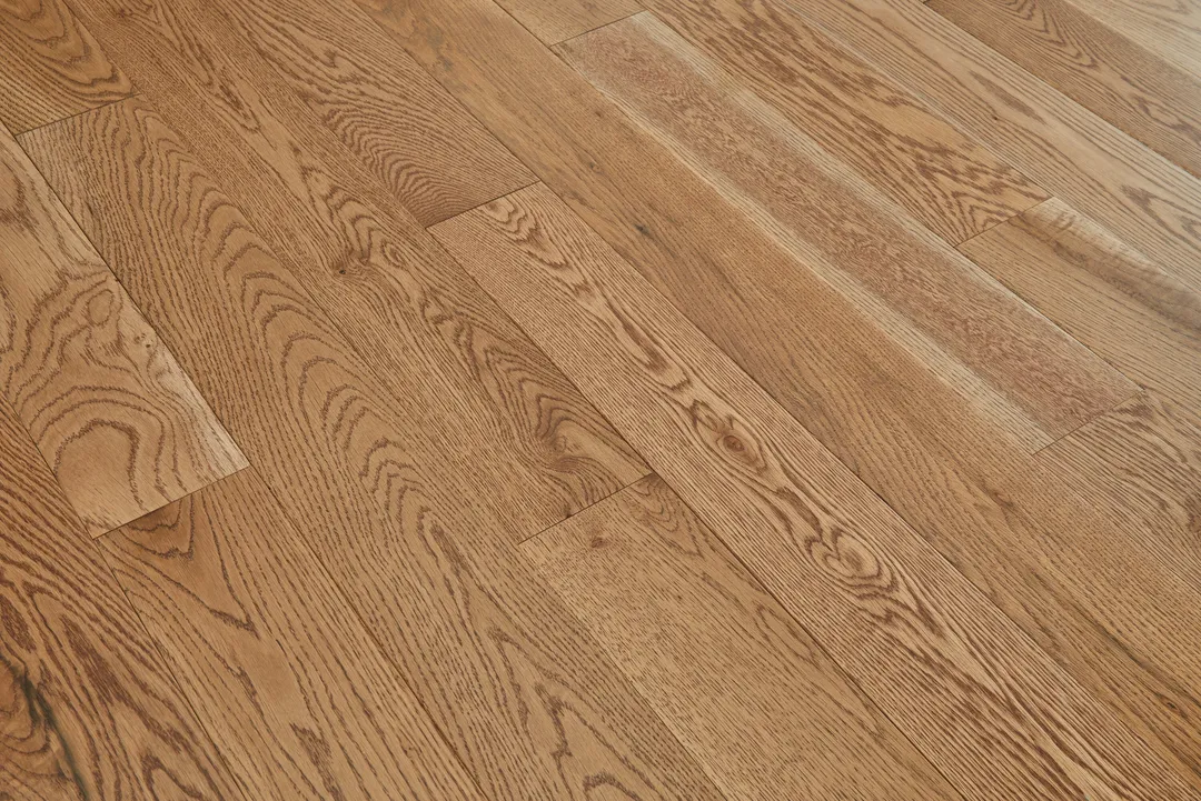 Bruce America's Best Choice Haven Point White Oak 5-in W x 3/4-in T Varying Length Smooth/Traditional Solid Hardwood Flooring (23.5-sq ft / Carton), photo 3 of 11