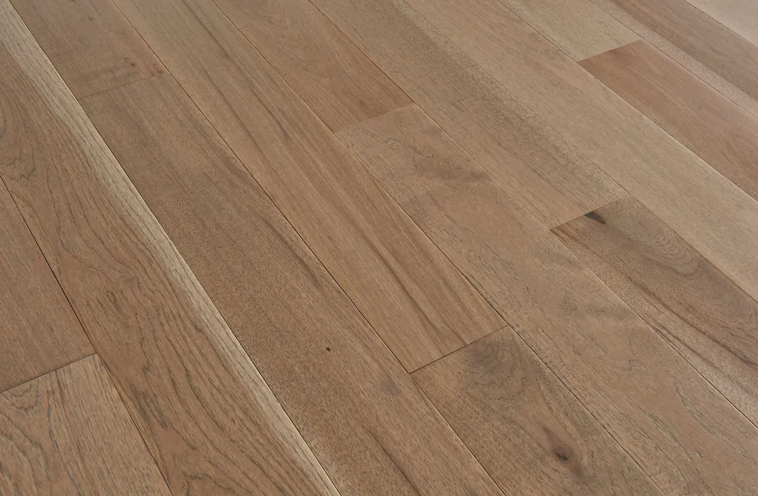 Bruce America's Best Choice Hill Farm Hickory 5-in W x 3/4-in T Varying Length Smooth/Traditional Solid Hardwood Flooring (23.5-sq ft / Carton), photo 4 of 12