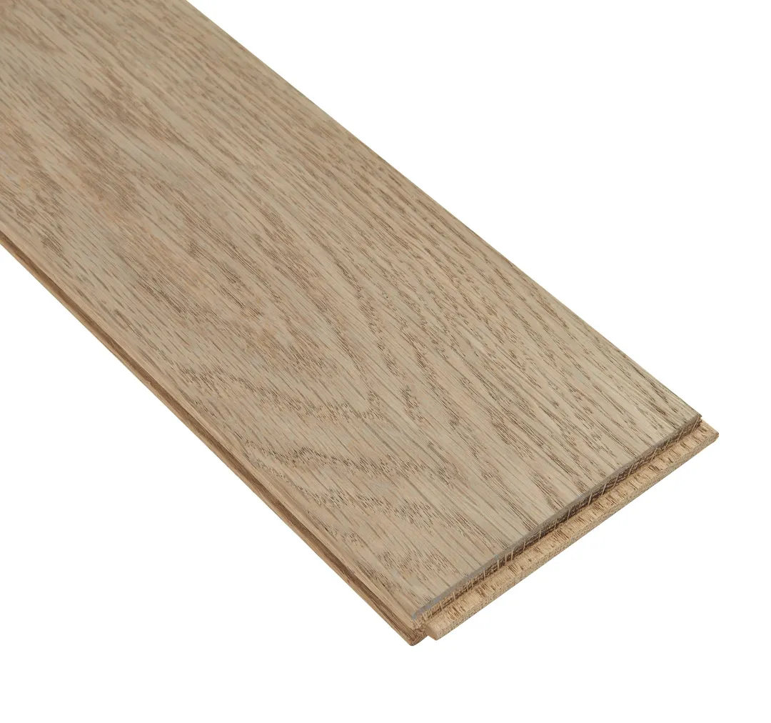 Bruce America's Best Choice Breezy Gray White Oak 5-in W x 3/4-in T Varying Length Handscraped Solid Hardwood Flooring (23.5-sq ft / Carton), photo 5 of 13