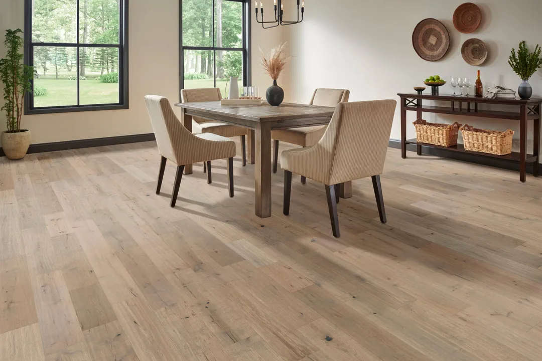 Bruce America's Best Choice Breezy Gray White Oak 6-in W x 3/8-in T x Varying Length Handscraped Engineered Hardwood Flooring (30.63-sq ft / Carton), photo 6 of 12