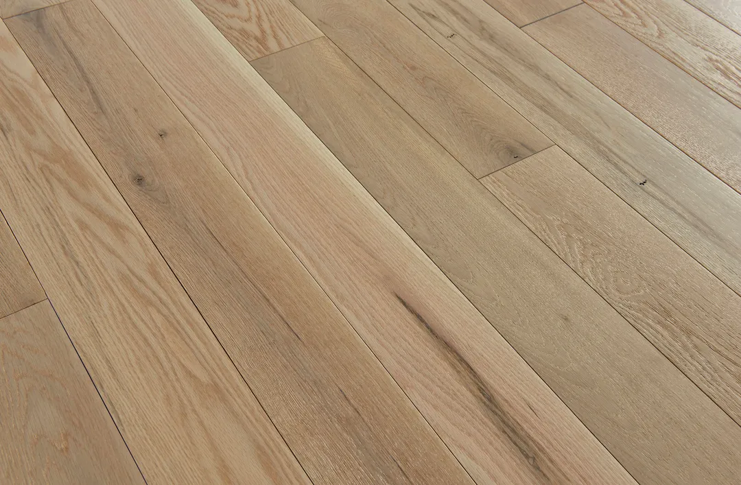 Bruce America's Best Choice Dune Trail White Oak 5-in W x 3/4-in T x Varying Length Wirebrushed Solid Hardwood Flooring (23.5-sq ft / Carton), photo 4 of 12