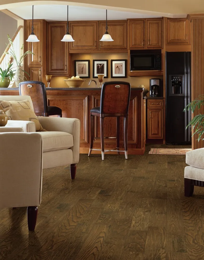 Bruce America's Best Choice Wood Trail Oak 5-in W x 3/4-in T x 84-in Handscraped Solid Hardwood Flooring (23.5-sq ft / Carton), photo 2 of 12