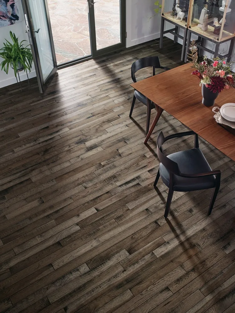 Bruce America's Best Choice Shady Grove Hickory 3-1/4-in W x 3/4-in T x 84-in Smooth/Traditional Solid Hardwood Flooring (22-sq ft / Carton), photo 3 of 11