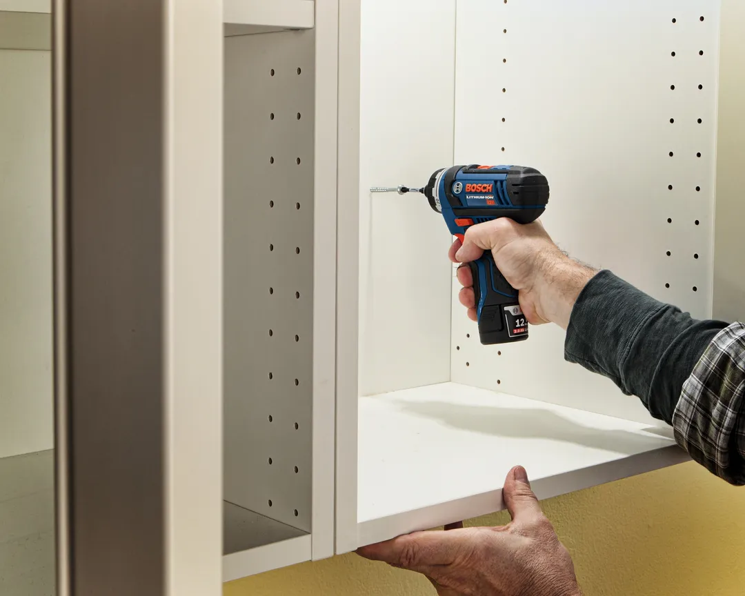Bosch PS21-2A 12V Max 1/4-in Hex Cordless Drill/Driver Kit with Charger and 2 Batteries, photo 7 of 8