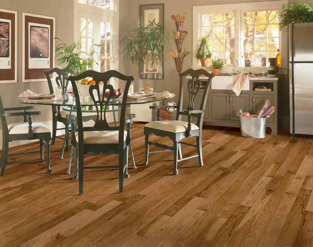 Bruce America's Best Choice Oxford Brown Hickory 3-1/4-in W x 3/4-in T x 84-in Smooth/Traditional Solid Hardwood Flooring (22-sq ft / Carton), photo 2 of 10