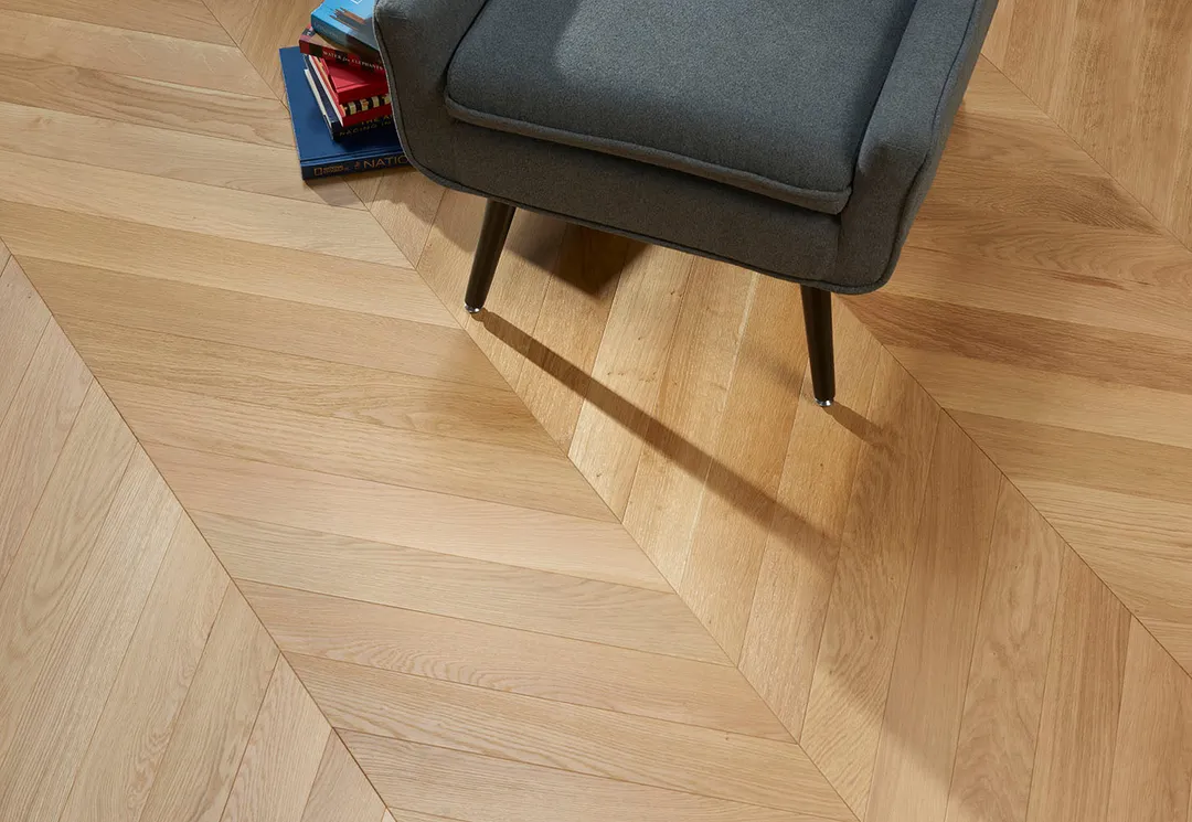 Flooors by LTL Chevron Flax Tan Oak 19/32-in T x 3-17/32-in W Wirebrushed Engineered Hardwood Flooring ( 7.31-sq ft / Carton ), photo 3 of 7