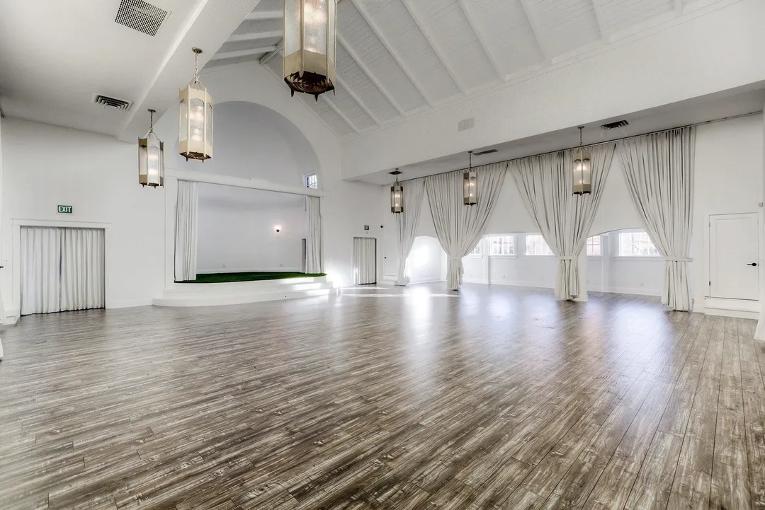 BuildDirect Odessa Grey 12mm 48" X 6.6" Laminate Flooring (21.96sq. ft. per box), photo 2 of 9