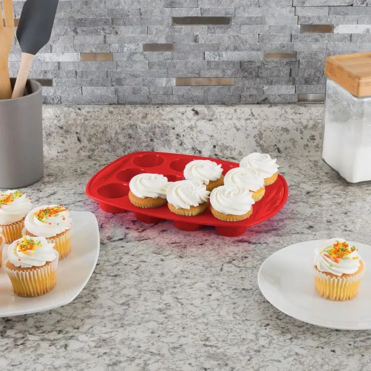 18-Piece Red Assorted Silicone Bakeware Set, photo 4 of 7