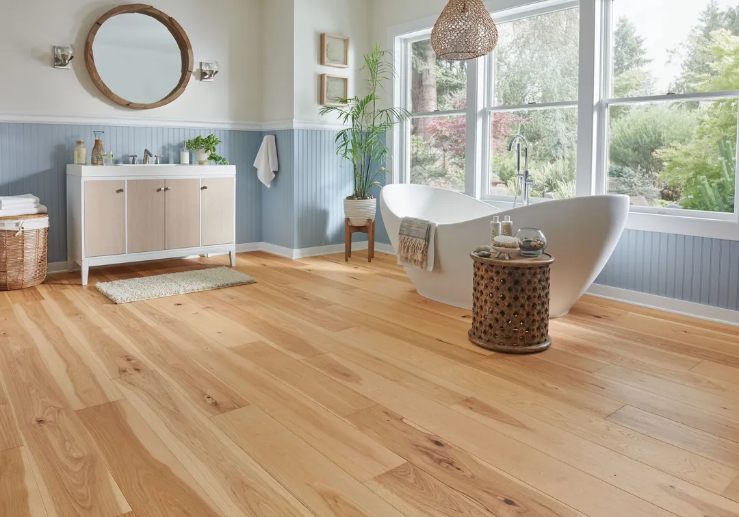 Bruce Forest Rain Natural Hickory 7-7/16-in W x 1/4-in T x Varying Length Wirebrushed Waterproof Engineered Hardwood Flooring (15.54-sq ft / Carton), photo 2 of 14