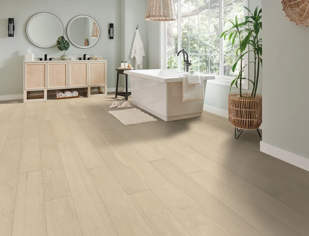 Bruce Forest Rain Woodsy Winter White Oak 7-7/16-in W x 1/4-in T x Varying Length Wirebrushed Waterproof Engineered Hardwood Flooring (15.54-sq ft / Carton), photo 2 of 13