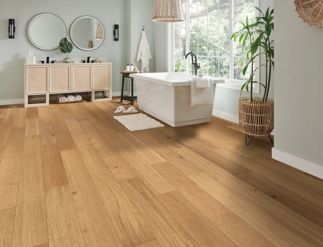 Bruce Forest Rain Tranquil Warmth White Oak 7-7/16-in W x 1/4-in T x Varying Length Wirebrushed Waterproof Engineered Hardwood Flooring (15.54-sq ft / Carton), photo 2 of 13